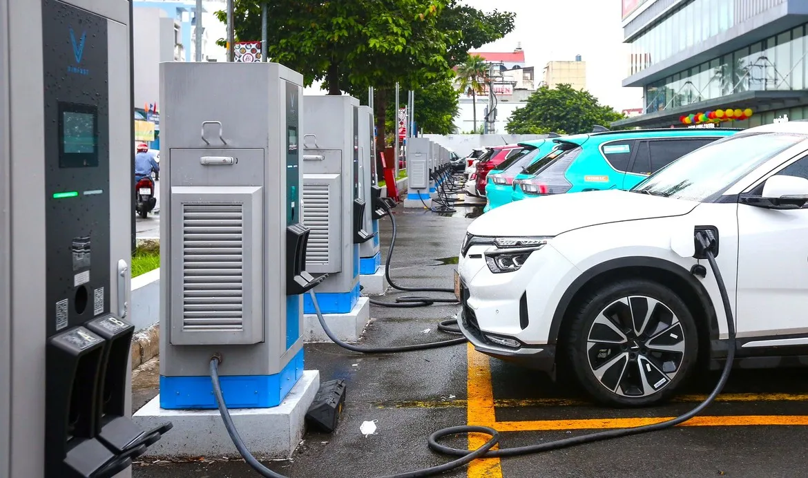 Hệ Thống Trạm Sạc VF