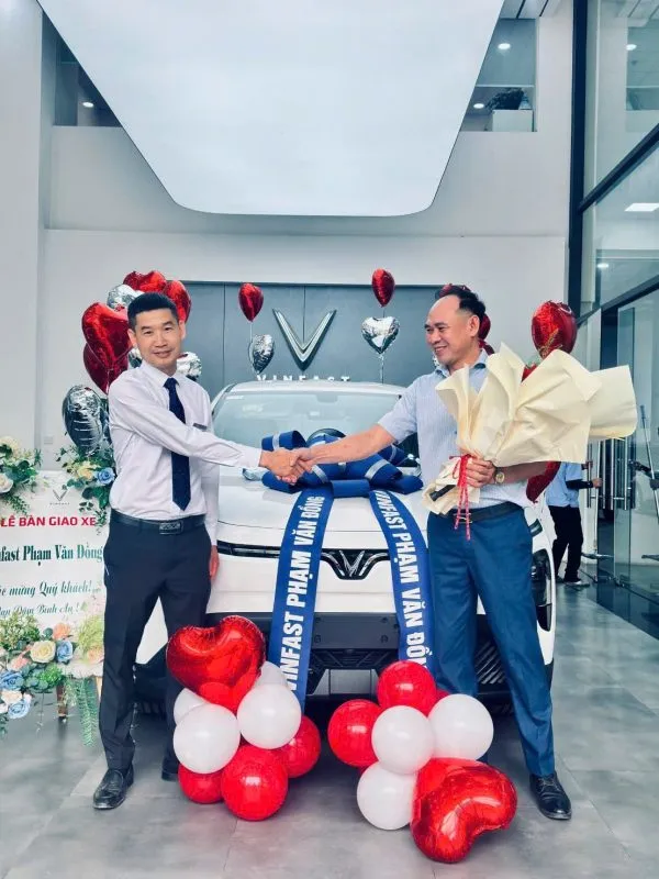 hinh anh giao xe vf 2